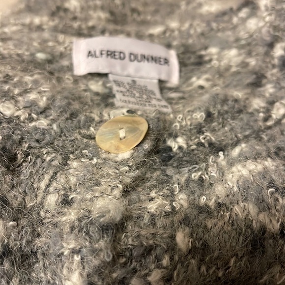 Alfred Dunner women’s mohair gray and white pearl buttons cardigan size small - Picture 9 of 9